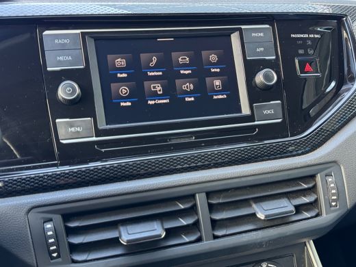 Volkswagen Polo 1.0 95pk TSI Life Velgen 'Essex', 15 inch lichtmetaal | Parkeersensoren v&oacute;&oacute;r en achter | Adaptive... ActivLease financial lease