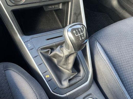 Volkswagen Polo 1.0 95pk TSI Life Velgen 'Essex', 15 inch lichtmetaal | Parkeersensoren v&oacute;&oacute;r en achter | Adaptive... ActivLease financial lease