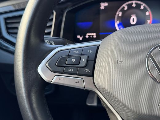 Volkswagen Polo 1.0 95pk TSI Life Velgen 'Essex', 15 inch lichtmetaal | Parkeersensoren v&oacute;&oacute;r en achter | Adaptive... ActivLease financial lease