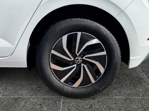 Volkswagen Polo 1.0 95pk TSI Life Velgen 'Essex', 15 inch lichtmetaal | Parkeersensoren v&oacute;&oacute;r en achter | Adaptive... ActivLease financial lease