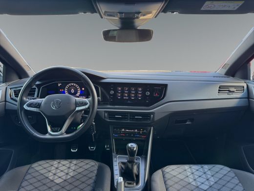 Volkswagen Polo 1.0 95pk TSI R-Line Parkeersensoren v&oacute;&oacute;r en achter | Adaptive Cruise Control | 'App-Connect' draa... ActivLease financial lease