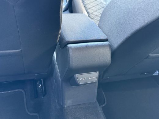 Volkswagen Polo 1.0 95pk TSI R-Line Parkeersensoren v&oacute;&oacute;r en achter | Adaptive Cruise Control | 'App-Connect' draa... ActivLease financial lease