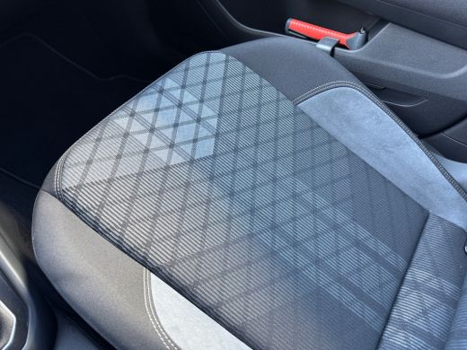 Volkswagen Polo 1.0 95pk TSI R-Line Parkeersensoren v&oacute;&oacute;r en achter | Adaptive Cruise Control | 'App-Connect' draa... ActivLease financial lease