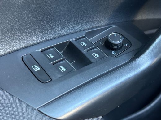 Volkswagen Polo 1.0 95pk TSI R-Line Parkeersensoren v&oacute;&oacute;r en achter | Adaptive Cruise Control | 'App-Connect' draa... ActivLease financial lease