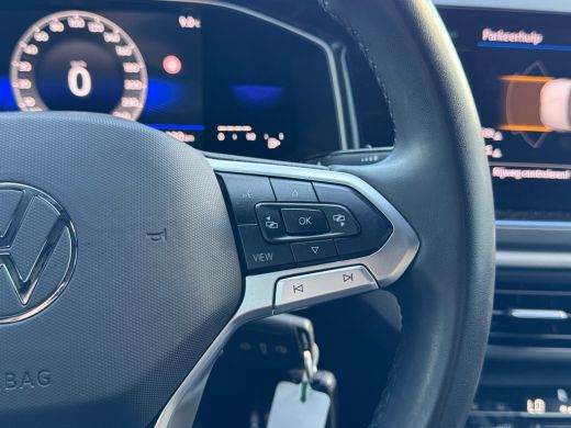 Volkswagen Polo 1.0 95pk TSI R-Line Parkeersensoren v&oacute;&oacute;r en achter | Adaptive Cruise Control | 'App-Connect' draa... ActivLease financial lease