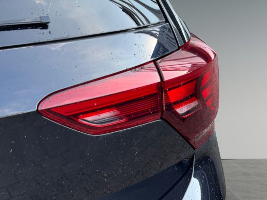 Volkswagen Polo 1.0 95pk TSI R-Line Parkeersensoren v&oacute;&oacute;r en achter | Adaptive Cruise Control | 'App-Connect' draa... ActivLease financial lease