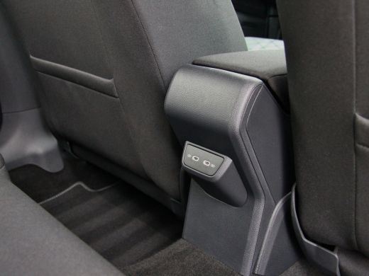 Volkswagen Polo 1.0TSI 110PK DSG R-Line | ACC | Active info | Navi | Camera ActivLease financial lease