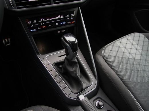 Volkswagen Polo 1.0TSI 110PK DSG R-Line | ACC | Active info | Navi | Camera ActivLease financial lease