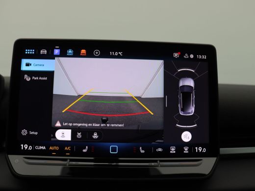 Volkswagen T-Roc 1.5 eTsi R-Line First Edition 150PK DSG Pano-Schuifdak, Trekhaak, Black Style, 20" LM Velgen, Key... ActivLease financial lease