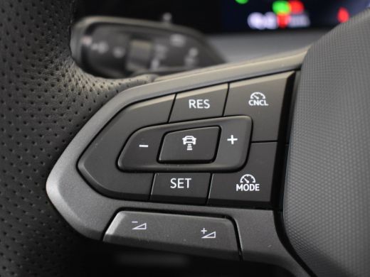 Volkswagen Tayron 1.5 TSI eHybrid R-Line 272pk DSG/AUTO | Lederen bekleding | Head-up display | Elektrisch verstelb... ActivLease financial lease