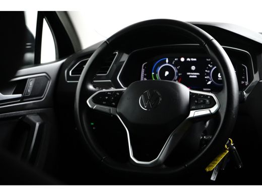 Volkswagen Tiguan 1.4 TSI 245 pk eHybrid Business+ 6-DSG | Wegklapbare trekhaak | Achteruitrijcamera | Stoel/stuur ... ActivLease financial lease