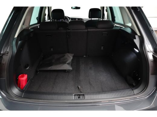 Volkswagen Tiguan 1.4 TSI 245 pk eHybrid Business+ 6-DSG | Wegklapbare trekhaak | Achteruitrijcamera | Stoel/stuur ... ActivLease financial lease