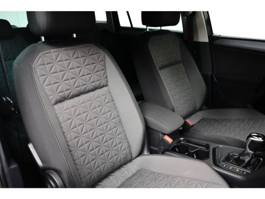 Volkswagen Tiguan 1.4 TSI 245 pk eHybrid Business+ 6-DSG | Wegklapbare trekhaak | Achteruitrijcamera | Stoel/stuur ... ActivLease financial lease