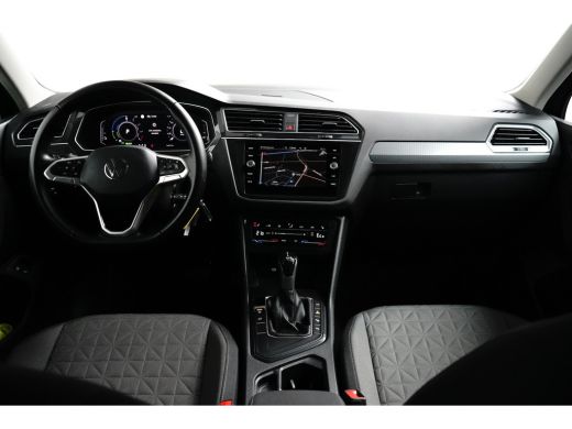Volkswagen Tiguan 1.4 TSI 245 pk eHybrid Business+ 6-DSG | Wegklapbare trekhaak | Achteruitrijcamera | Stoel/stuur ... ActivLease financial lease
