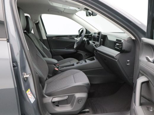 Volkswagen Tiguan 1.5 eHybrid Life 204 Pk Stoel/Stuur Verwarming | 360&deg; Camera | Adaptive Cruise | Trekhaak | Carpl... ActivLease financial lease