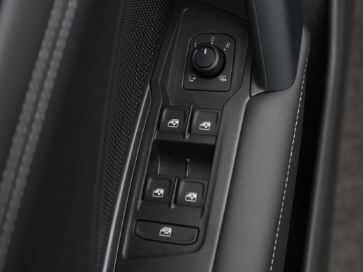 Volkswagen Tiguan 1.5 eHybrid Life 204 Pk Stoel/Stuur Verwarming | 360&deg; Camera | Adaptive Cruise | Trekhaak | Carpl... ActivLease financial lease