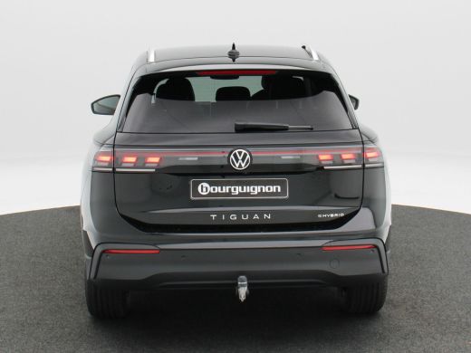 Volkswagen Tiguan 1.5 eHybrid Life 204 Pk Stoel/Stuur Verwarming | 360&deg; Camera | Adaptive Cruise | Trekhaak | Carpl... ActivLease financial lease