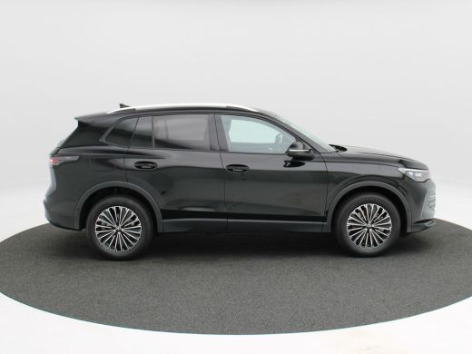 Volkswagen Tiguan 1.5 eHybrid Life 204 Pk Stoel/Stuur Verwarming | 360&deg; Camera | Adaptive Cruise | Trekhaak | Carpl... ActivLease financial lease