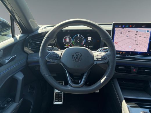 Volkswagen Tiguan R-Line Edition 1.5 eHybrid 204pk Head-up display | Trekhaak | Black style pakket ActivLease financial lease