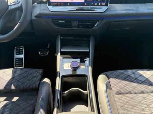 Volkswagen Tiguan R-Line Edition 1.5 eHybrid 204pk Head-up display | Trekhaak | Black style pakket ActivLease financial lease