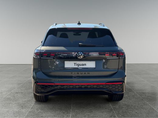Volkswagen Tiguan R-Line Edition 1.5 eHybrid 204pk Head-up display | Trekhaak | Black style pakket ActivLease financial lease