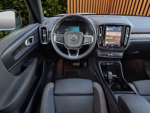 Volvo  C40 Recharge Plus 69 kWh | Trekhaak | Camera | Panoramadak | Pilot Assist ActivLease financial lease