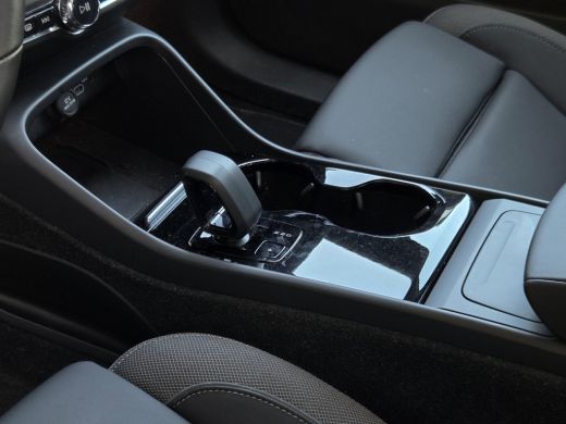 Volvo  C40 Recharge Plus 69 kWh | Trekhaak | Camera | Panoramadak | Pilot Assist ActivLease financial lease