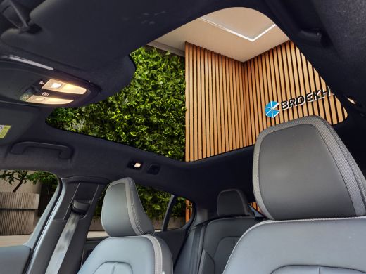 Volvo  C40 Recharge Plus 69 kWh | Trekhaak | Camera | Panoramadak | Pilot Assist ActivLease financial lease