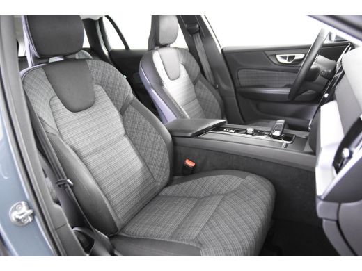 Volvo  V60 2.0 B3 Momentum *1ste Eigenaar*Navigatie*Panoramadak*Trekhaak* ActivLease financial lease