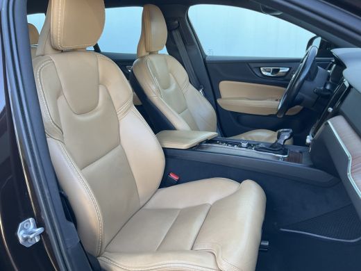 Volvo  V60 Cross Country 2.0 D4 AWD Intro Edition Elek.Trekhaak Leder 360-Cam Stoel/Stuurverw Orig.NL Voll.O... ActivLease financial lease