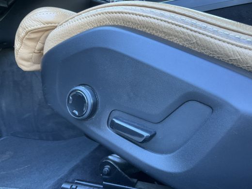 Volvo  V60 Cross Country 2.0 D4 AWD Intro Edition Elek.Trekhaak Leder 360-Cam Stoel/Stuurverw Orig.NL Voll.O... ActivLease financial lease