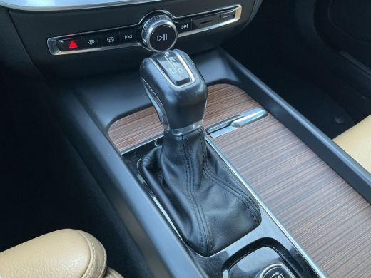 Volvo  V60 Cross Country 2.0 D4 AWD Intro Edition Elek.Trekhaak Leder 360-Cam Stoel/Stuurverw Orig.NL Voll.O... ActivLease financial lease