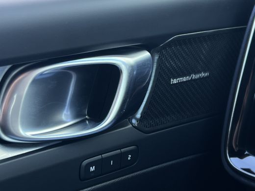 Volvo  XC40 1.5 T4 Plug-in hybrid Plus Dark | Trekhaak | Navi | LED | Camera | 18 inch ActivLease financial lease