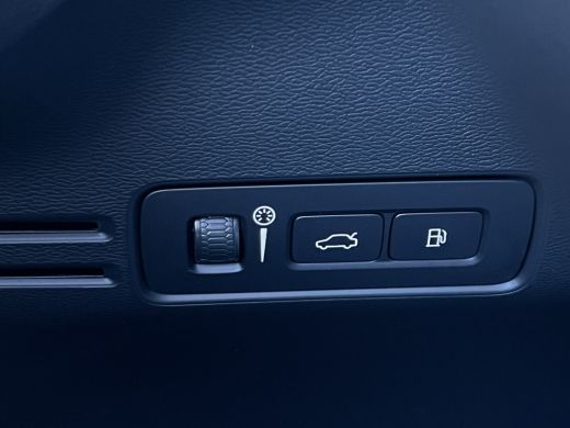 Volvo  XC40 1.5 T4 Plug-in hybrid Plus Dark | Trekhaak | Navi | LED | Camera | 18 inch ActivLease financial lease