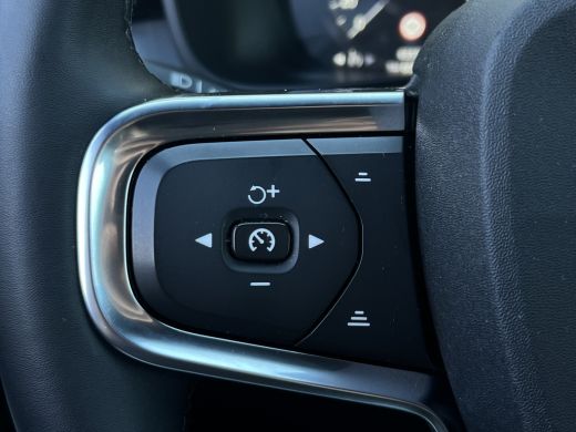 Volvo  XC40 1.5 T4 Plug-in hybrid Plus Dark | Trekhaak | Navi | LED | Camera | 18 inch ActivLease financial lease