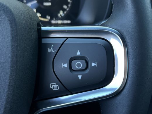 Volvo  XC40 1.5 T4 Plug-in hybrid Plus Dark | Trekhaak | Navi | LED | Camera | 18 inch ActivLease financial lease