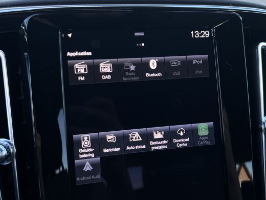 Volvo  XC40 1.5 T4 Plug-in hybrid Plus Dark | Trekhaak | Navi | LED | Camera | 18 inch ActivLease financial lease