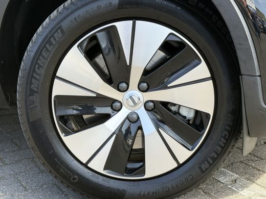 Volvo  XC40 1.5 T4 Plug-in hybrid Plus Dark | Trekhaak | Navi | LED | Camera | 18 inch ActivLease financial lease