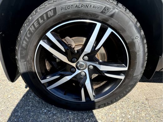 Volvo  XC40 2.0 B4 200pk R-Design Panoramadak, Trekhaak, Camera ActivLease financial lease