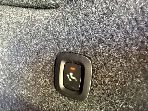 Volvo  XC40 2.0 B4 200pk R-Design Panoramadak, Trekhaak, Camera ActivLease financial lease