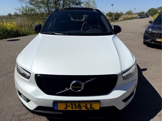Volvo  XC40 2.0 B4 200pk R-Design Panoramadak, Trekhaak, Camera ActivLease financial lease