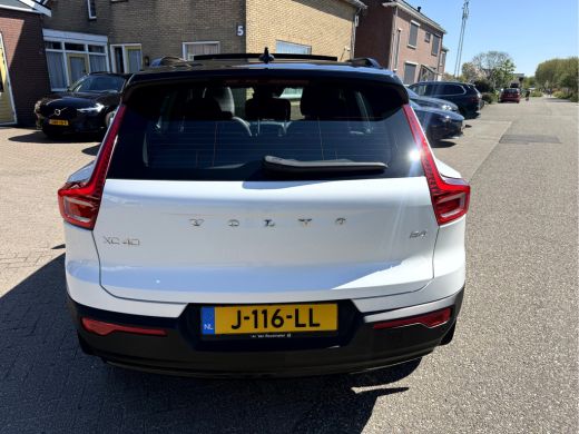 Volvo  XC40 2.0 B4 200pk R-Design Panoramadak, Trekhaak, Camera ActivLease financial lease
