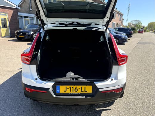 Volvo  XC40 2.0 B4 200pk R-Design Panoramadak, Trekhaak, Camera ActivLease financial lease