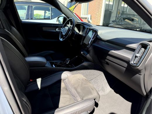 Volvo  XC40 2.0 B4 200pk R-Design Panoramadak, Trekhaak, Camera ActivLease financial lease