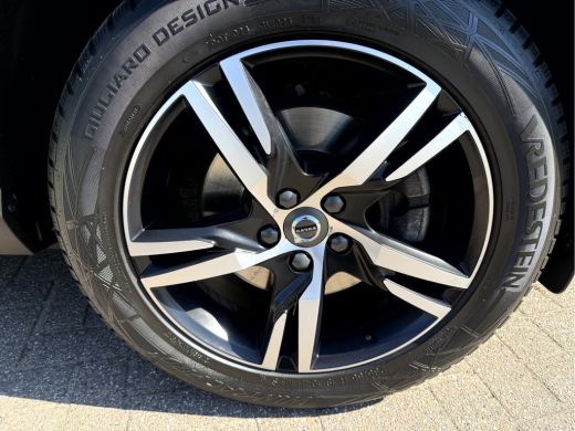 Volvo  XC40 2.0 T4 190pk R-Design Navi, Camera, ActivLease financial lease