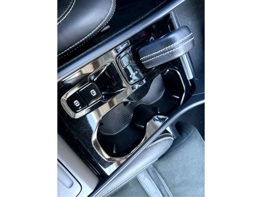 Volvo  XC40 2.0 T4 190pk R-Design Navi, Camera, ActivLease financial lease