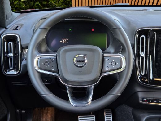 Volvo  XC40 Recharge Core | Stuur/stoelverwarming | Camera | Keyless | CarPlay ActivLease financial lease
