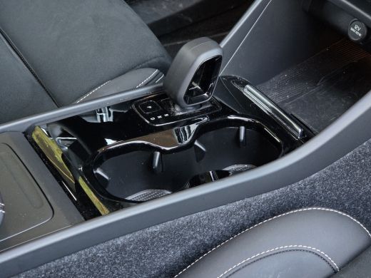 Volvo  XC40 Recharge Core | Stuur/stoelverwarming | Camera | Keyless | CarPlay ActivLease financial lease