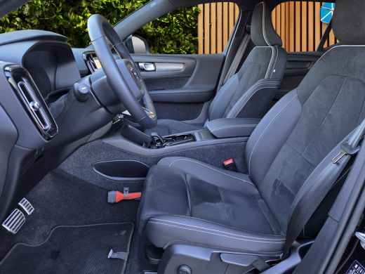 Volvo  XC40 Recharge Core | Stuur/stoelverwarming | Camera | Keyless | CarPlay ActivLease financial lease