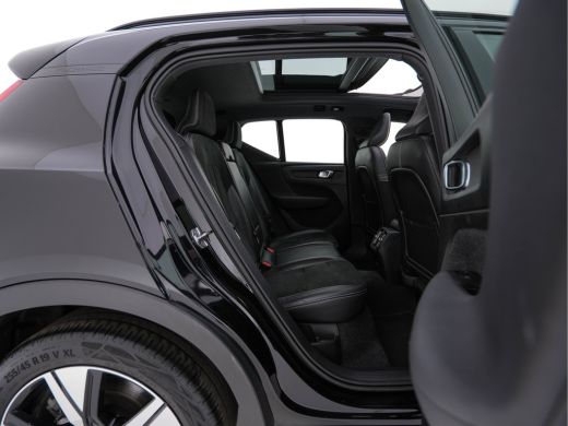 Volvo  XC40 Recharge P8 AWD R-Design [ 3-Fase ] (INCL.BTW) Aut. *PANO | LEATHER-ALCANTARA | ADAPTIVE-CRUISE |... ActivLease financial lease